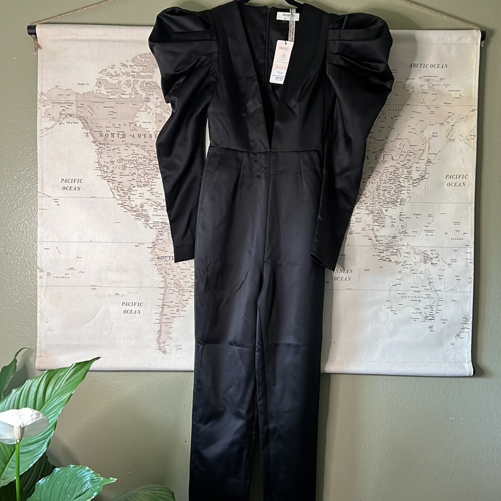 House of CB ‘Escalia’ Black Stretch Satin Jumpsuit NWOT - Picture 6 of 9